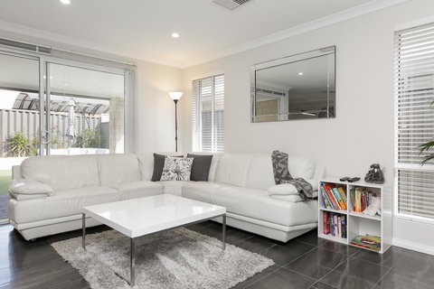 Perth Comfy Stays - Mackay Tourism 5