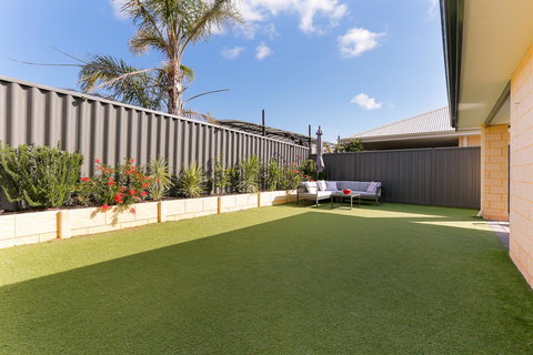 Perth Comfy Stays - Mackay Tourism 10