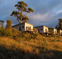 Swansea Beach Chalets - Mackay Tourism
