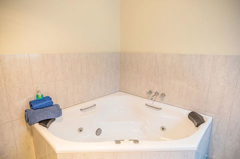 Queechy Motel - Mackay Tourism 44