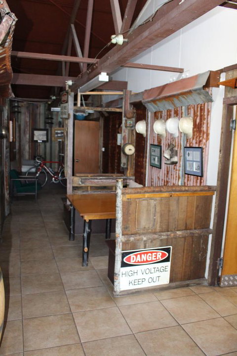 Tullah Lakeside Lodge - Mackay Tourism 11