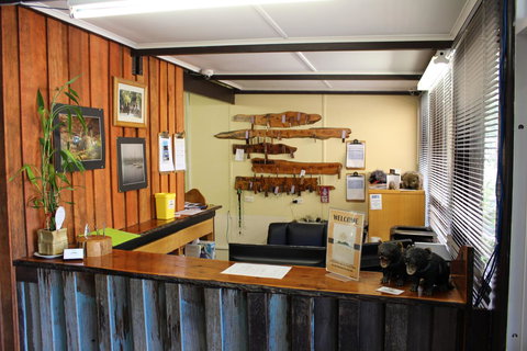 Tullah Lakeside Lodge - Mackay Tourism 23