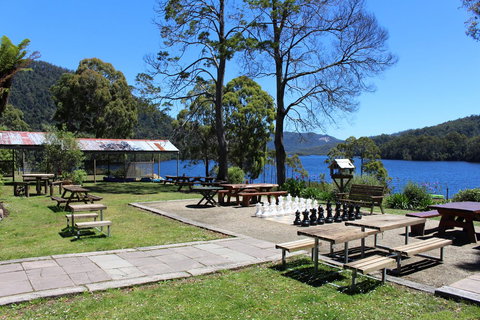 Tullah Lakeside Lodge - Mackay Tourism 33