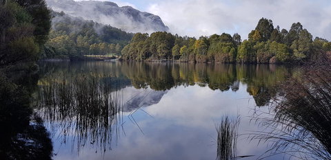 Tullah Lakeside Lodge - Mackay Tourism 1
