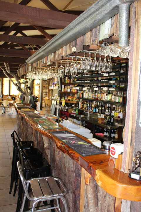 Tullah Lakeside Lodge - Mackay Tourism 21