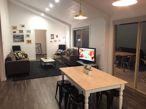 Boomers Retreat, Alonnah, Bruny Island - Mackay Tourism 11