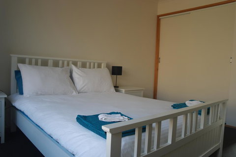 Modern 2 Bedroom Appartment - Mackay Tourism 6