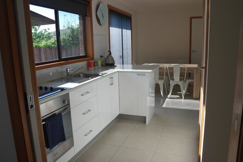 Modern 2 Bedroom Appartment - Mackay Tourism 3
