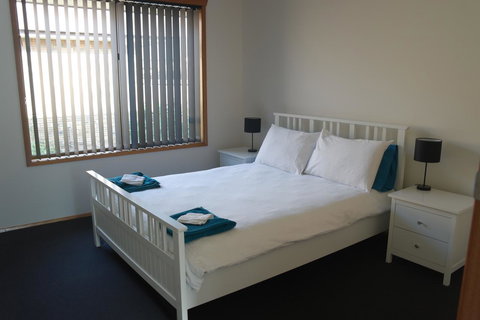 Modern 2 Bedroom Appartment - Mackay Tourism 5