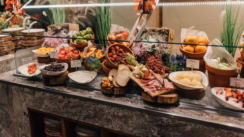 Country Club Tasmania - Mackay Tourism 11