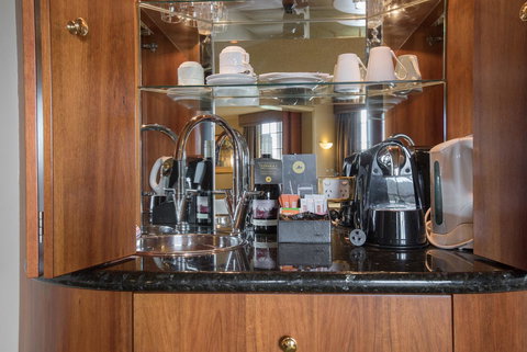 Country Club Tasmania - Mackay Tourism 36