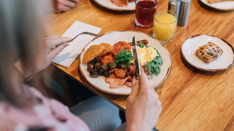 Country Club Tasmania - Mackay Tourism 2