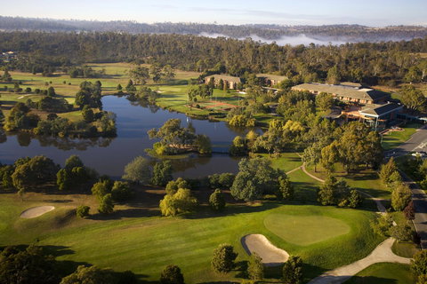 Country Club Tasmania - Mackay Tourism 34