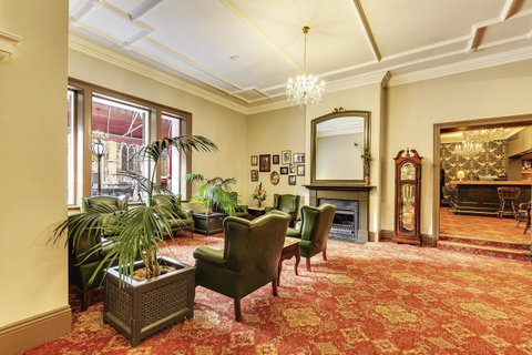 Hadley\'s Orient Hotel - Mackay Tourism 12