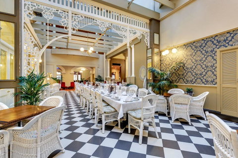 Hadley\'s Orient Hotel - Mackay Tourism 2