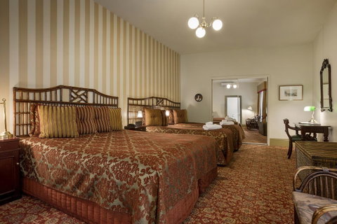 Hadley\'s Orient Hotel - Mackay Tourism 21