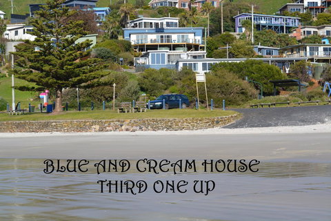 Seascape Beach House - Mackay Tourism 25