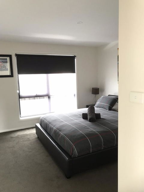 Georges Bay Apartments - Mackay Tourism 5