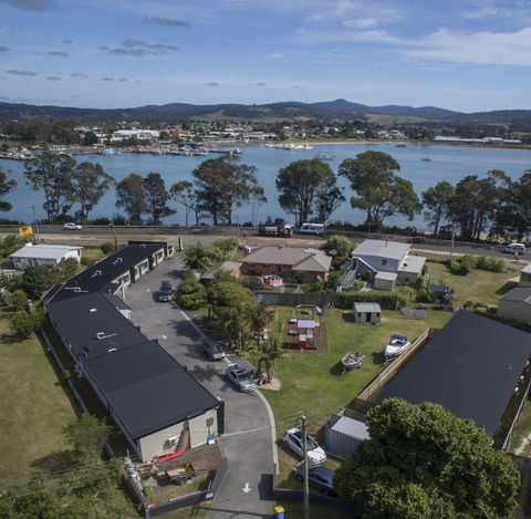 Georges Bay Apartments - Mackay Tourism 16