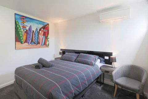 Georges Bay Apartments - Mackay Tourism 23