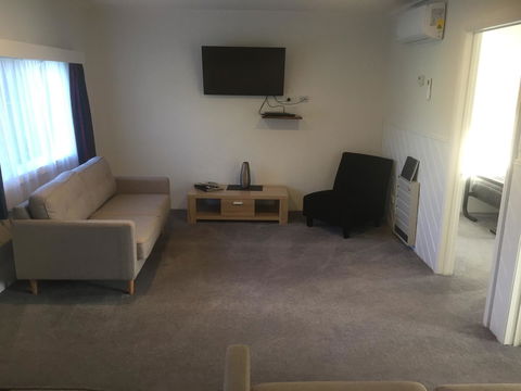 Georges Bay Apartments - Mackay Tourism 29