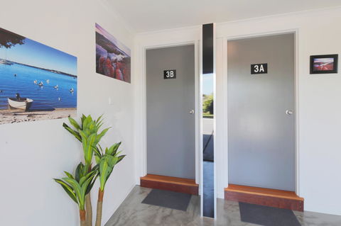 Georges Bay Apartments - Mackay Tourism 21