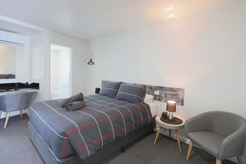 Georges Bay Apartments - Mackay Tourism 22