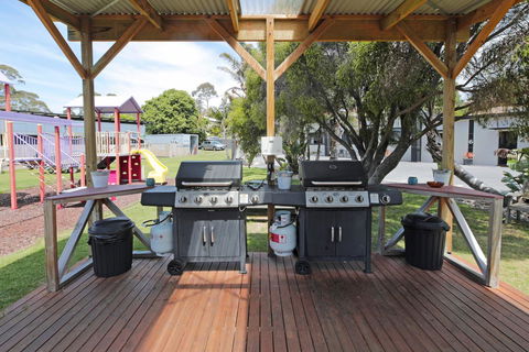 Georges Bay Apartments - Mackay Tourism 40