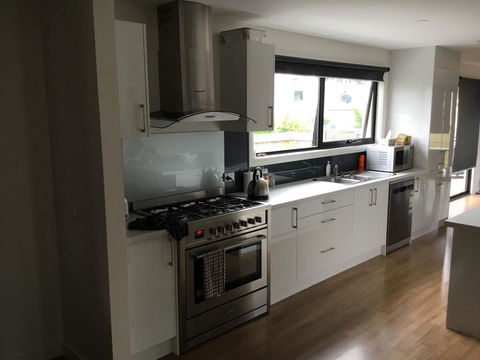 Georges Bay Apartments - Mackay Tourism 13