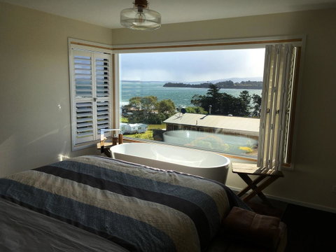 Couples Getaway On Bruny Island - Mackay Tourism 29