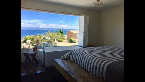 Couples Getaway On Bruny Island - Mackay Tourism 12