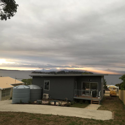 Couples Getaway On Bruny Island - Mackay Tourism 8
