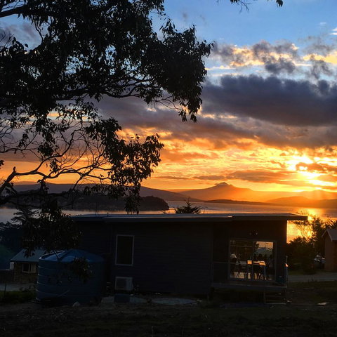Couples Getaway On Bruny Island - Mackay Tourism 28