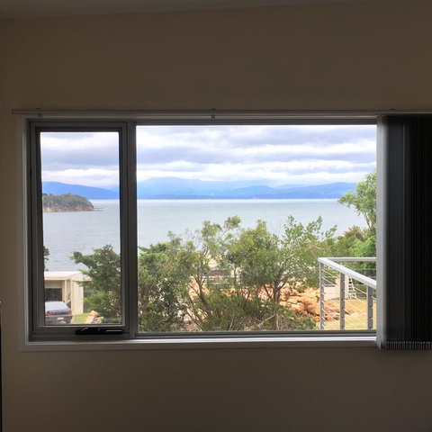 Couples Getaway On Bruny Island - Mackay Tourism 27