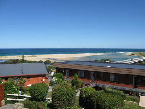 Blue Seas Holiday Villas - Mackay Tourism 0