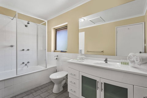 Elphin Serviced Apartments - Mackay Tourism 38