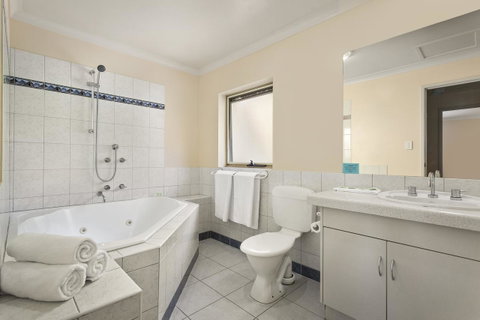 Elphin Serviced Apartments - Mackay Tourism 37