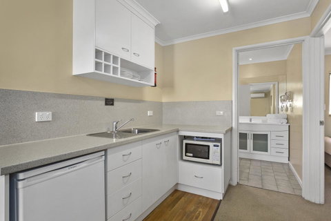 Elphin Serviced Apartments - Mackay Tourism 39