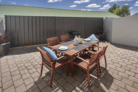 Elphin Serviced Apartments - Mackay Tourism 21