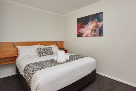 Elphin Serviced Apartments - Mackay Tourism 2