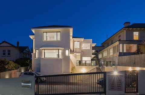 110 Hampden Apartments - Mackay Tourism 0