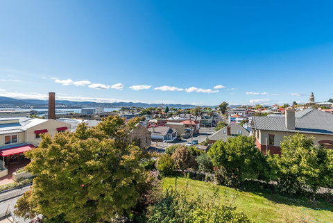 110 Hampden Apartments - Mackay Tourism 32