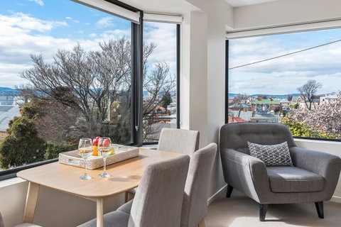110 Hampden Apartments - Mackay Tourism 4