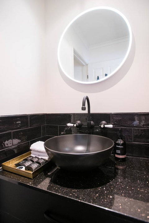 Battery Point Boutique Accommodation - Mackay Tourism 23