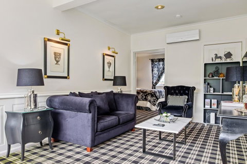 Battery Point Boutique Accommodation - Mackay Tourism 4
