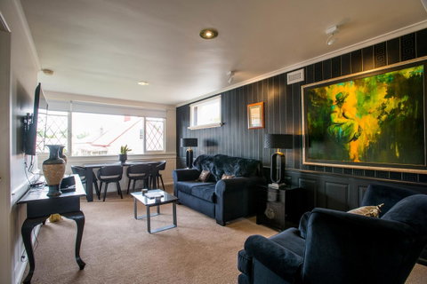Battery Point Boutique Accommodation - Mackay Tourism 12