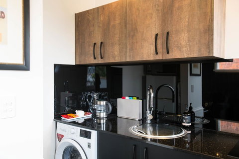 Battery Point Boutique Accommodation - Mackay Tourism 25