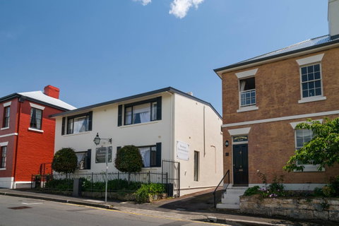 Battery Point Boutique Accommodation - Mackay Tourism 31