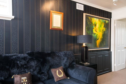 Battery Point Boutique Accommodation - Mackay Tourism 36