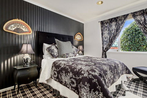 Battery Point Boutique Accommodation - Mackay Tourism 1